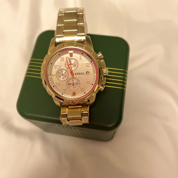 NWTIB MEN’S GOLD FOSSIL WATCH - Picture 7 of 8